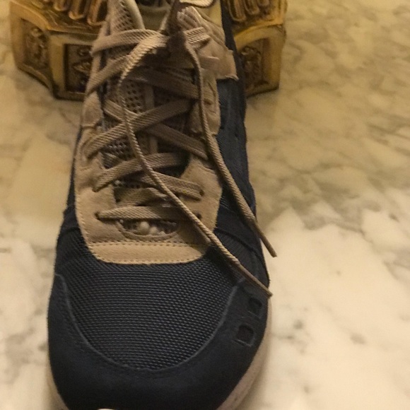 ASICS gel - Picture 3 of 5